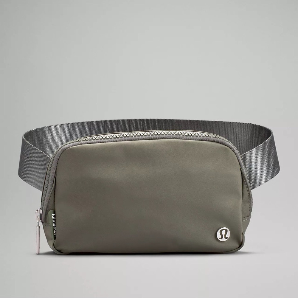 NWT Lululemon Everywhere Belt Bag